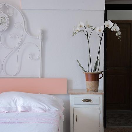 Dussaiga - Camera Delle Rose ドルチェアックア エクステリア 写真