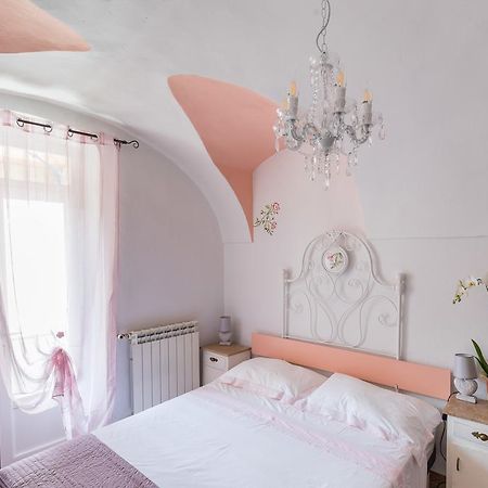 Dussaiga - Camera Delle Rose ドルチェアックア エクステリア 写真